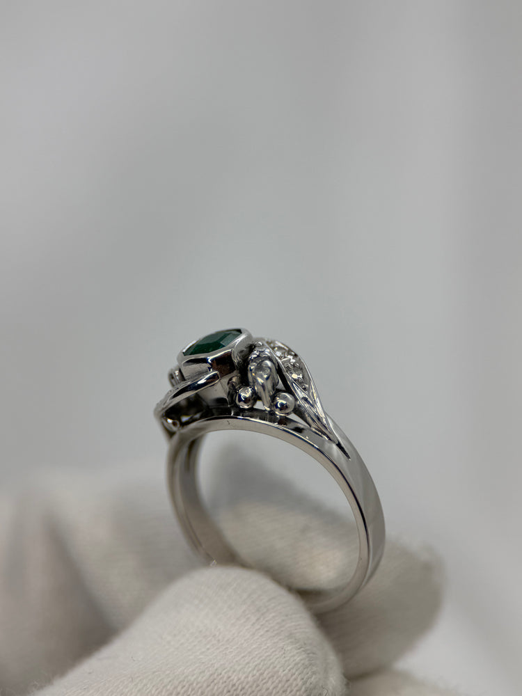 14K Smaragd- och Diamantring – Storlek 53.5