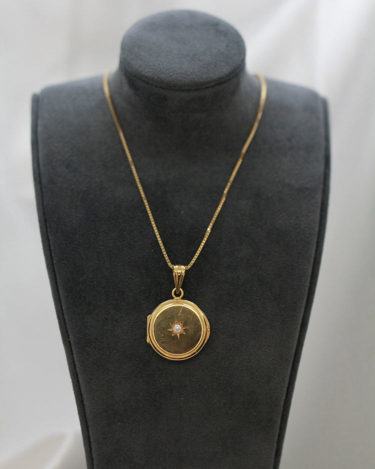 18K Medaljong med fröpärla - 4,1g