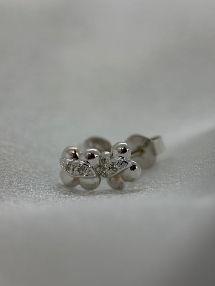 18K Quatrefoil Diamond Earstuds – 0.02 ct, 1.2g