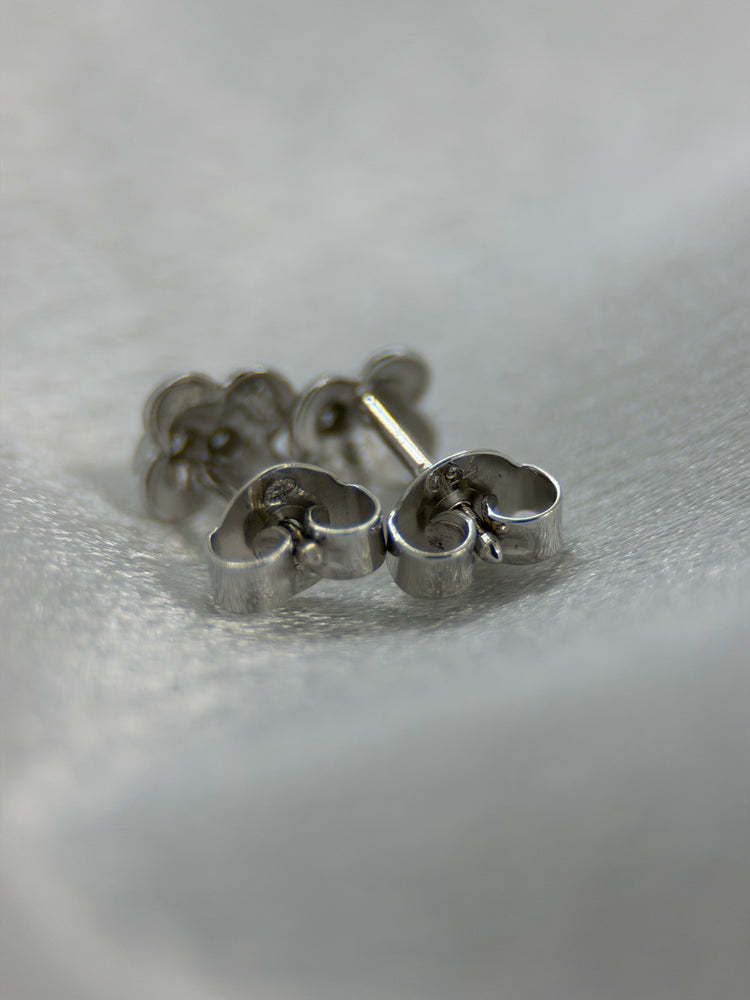 18K Quatrefoil Diamond Earstuds – 0.02 ct, 1.2g