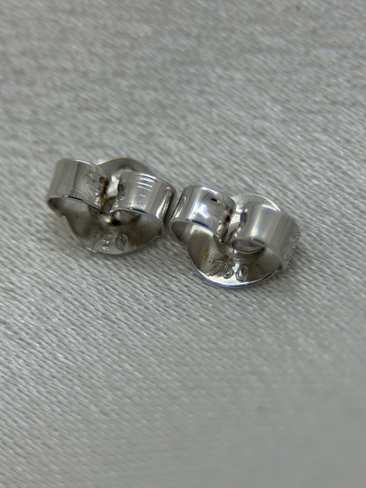 18K Quatrefoil Diamond Earstuds – 0.02 ct, 1.2g