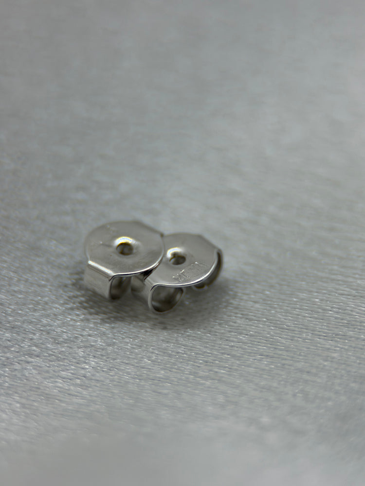 18K Quatrefoil Diamond Earstuds – 0.02 ct, 1.2g