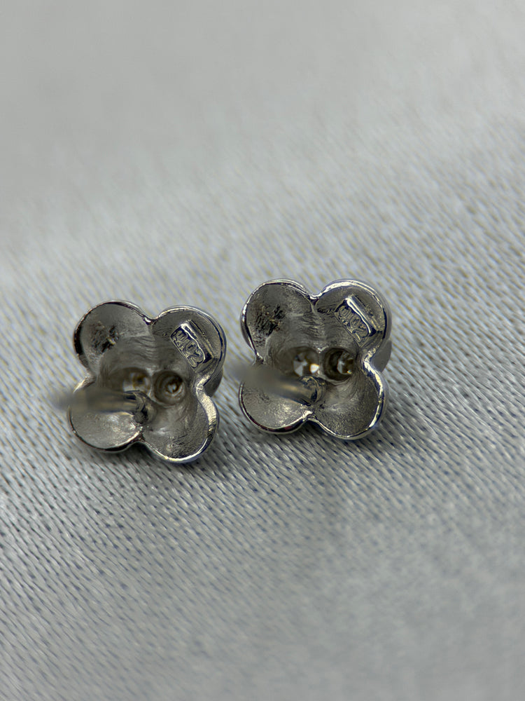 18K Quatrefoil Diamond Earstuds – 0.02 ct, 1.2g