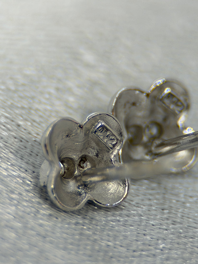 18K Quatrefoil Diamond Earstuds – 0.02 ct, 1.2g