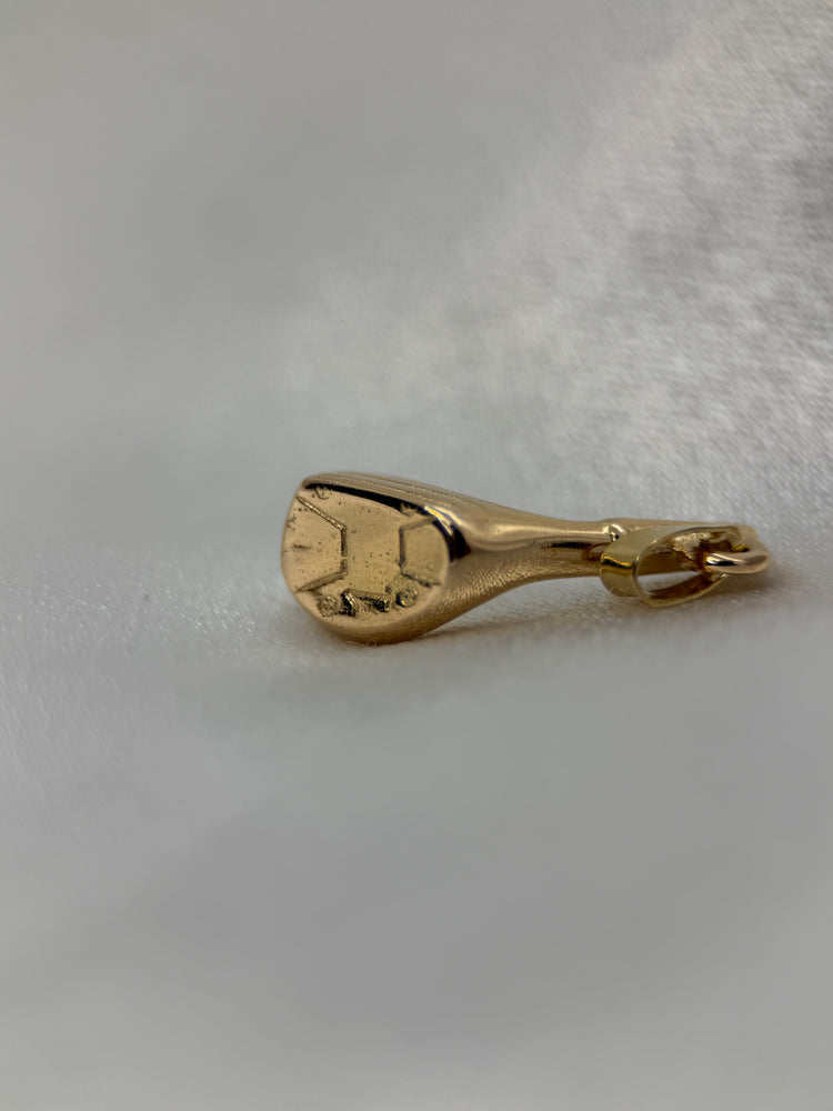 18K Pendant – Golf Club, 5.9g