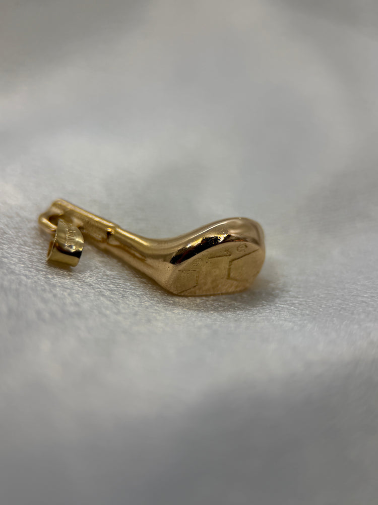 18K Pendant – Golf Club, 5.9g