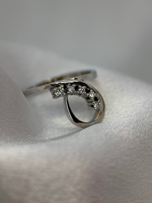 18K Diamond Ring in a Scroll Design – Size 57