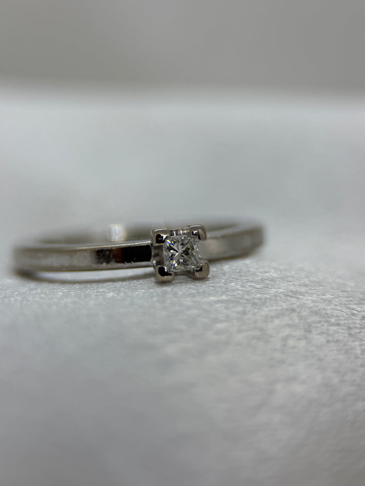 18K Princess-Cut Diamond Ring – Schalins 'Seine', Size 50