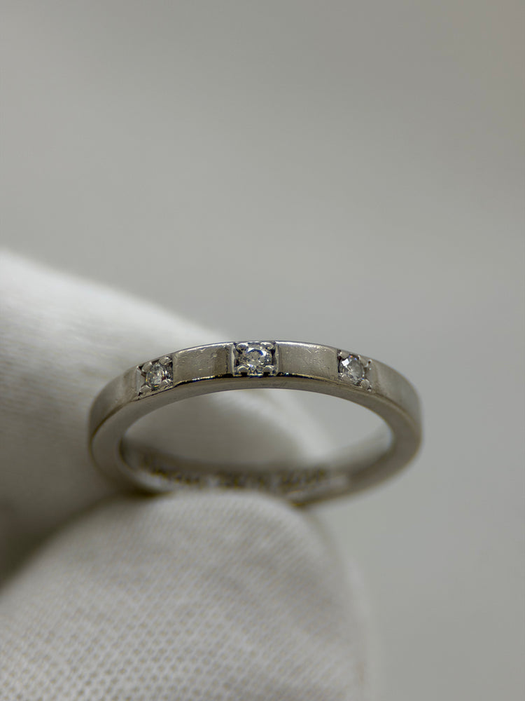 18K Trippeldiamantring – 0.09 ct, Storlek 50