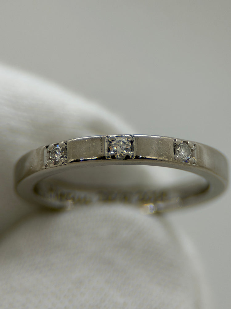 18K Trippeldiamantring – 0.09 ct, Storlek 50