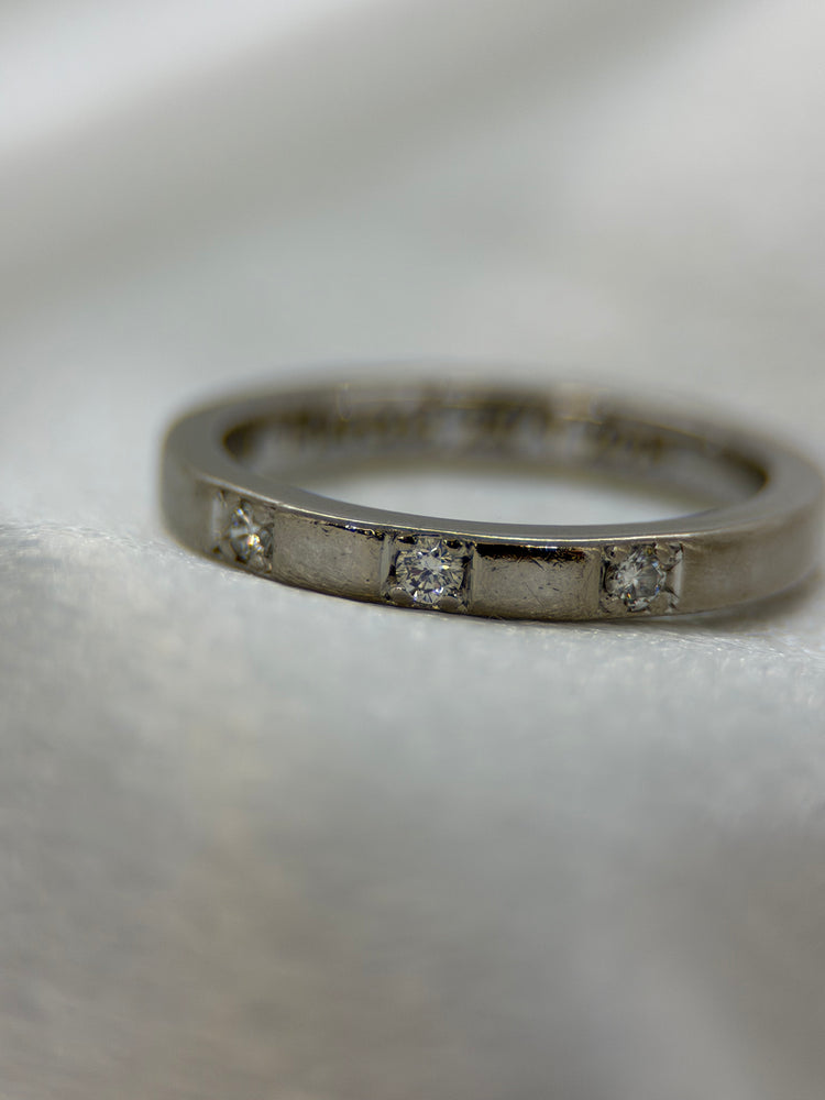 18K Trippeldiamantring – 0.09 ct, Storlek 50