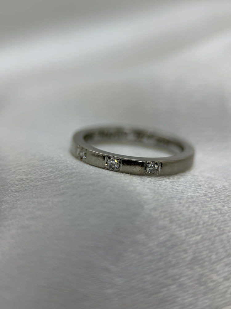 18K Trippeldiamantring – 0.09 ct, Storlek 50