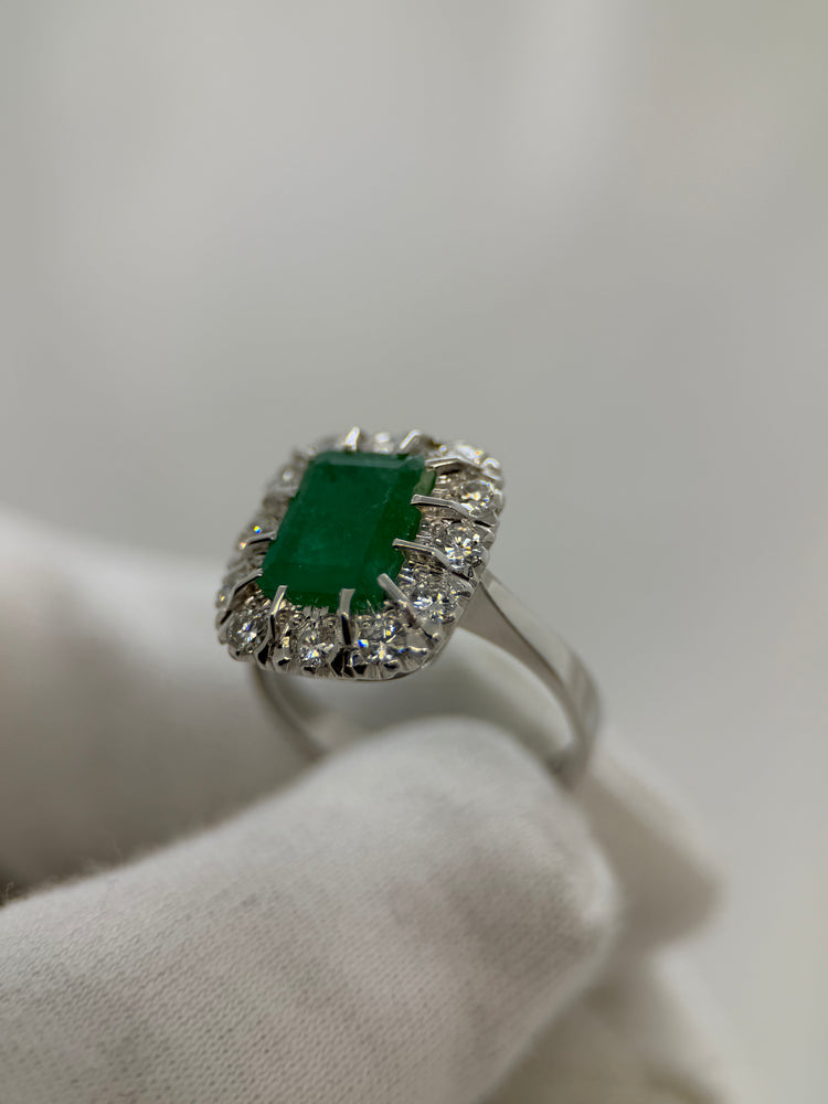18K Kluster Smaragd och diamantring – Storlek 55.5