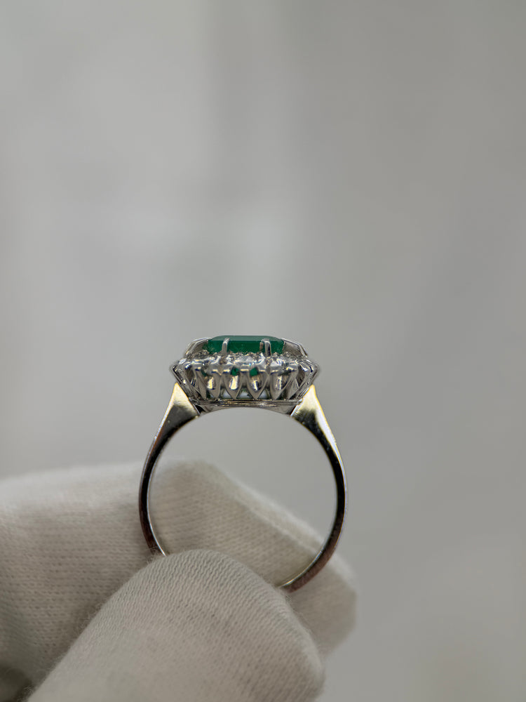 18K Kluster Smaragd och diamantring – Storlek 55.5