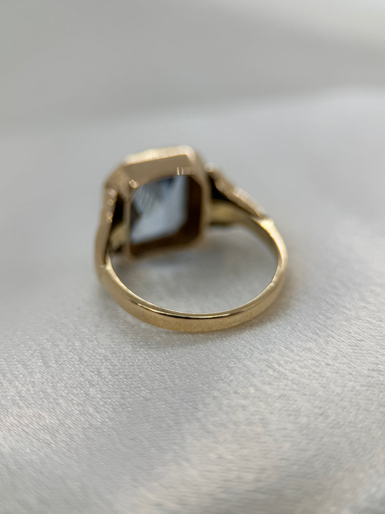 18K Ring med syntetisk spinell – Rektangulär blå sten, Storlek 59