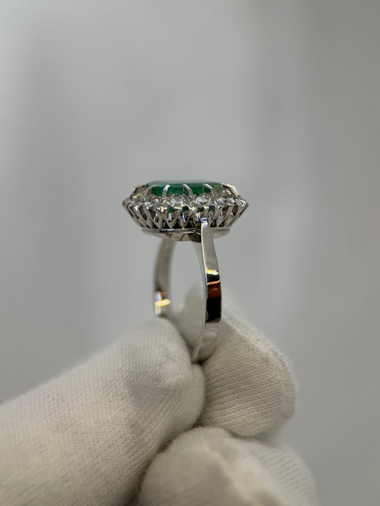 18K Kluster Smaragd och diamantring – Storlek 55.5