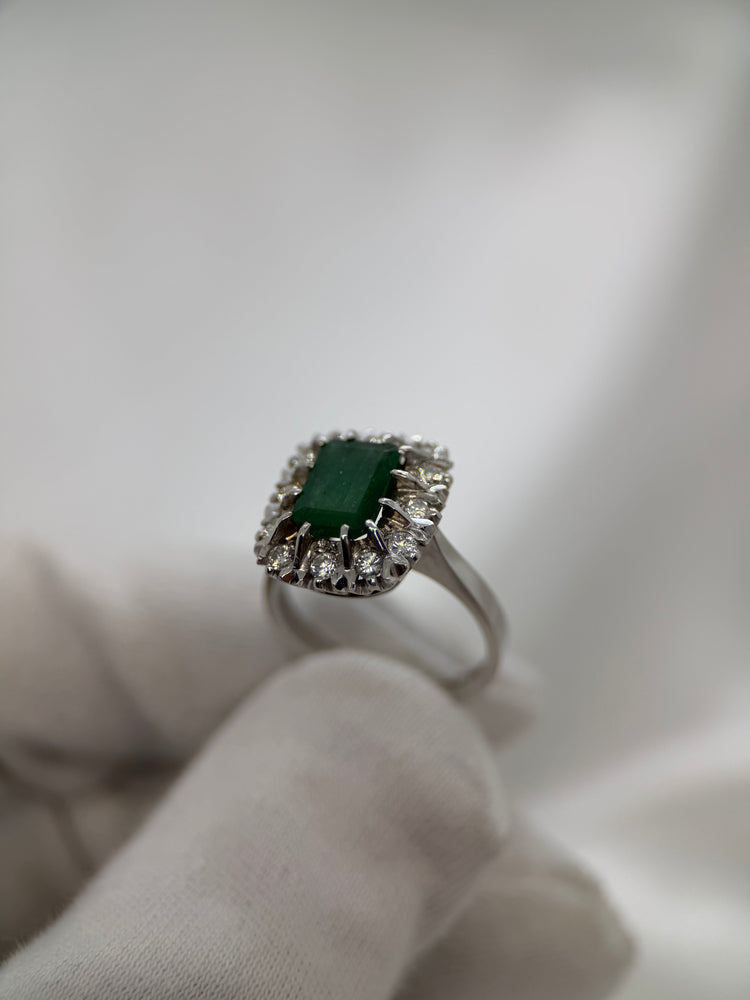 18K Kluster Smaragd- och diamantring – Storlek 54