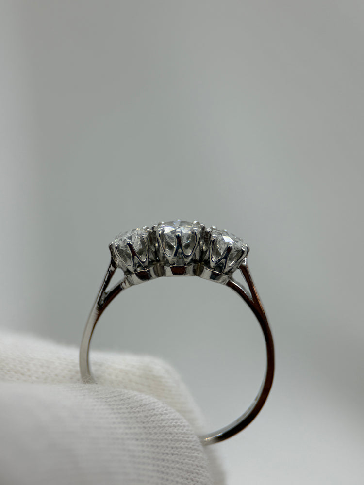 Platina trestensring – ca 0.90 ct totalt, Storlek 53.5