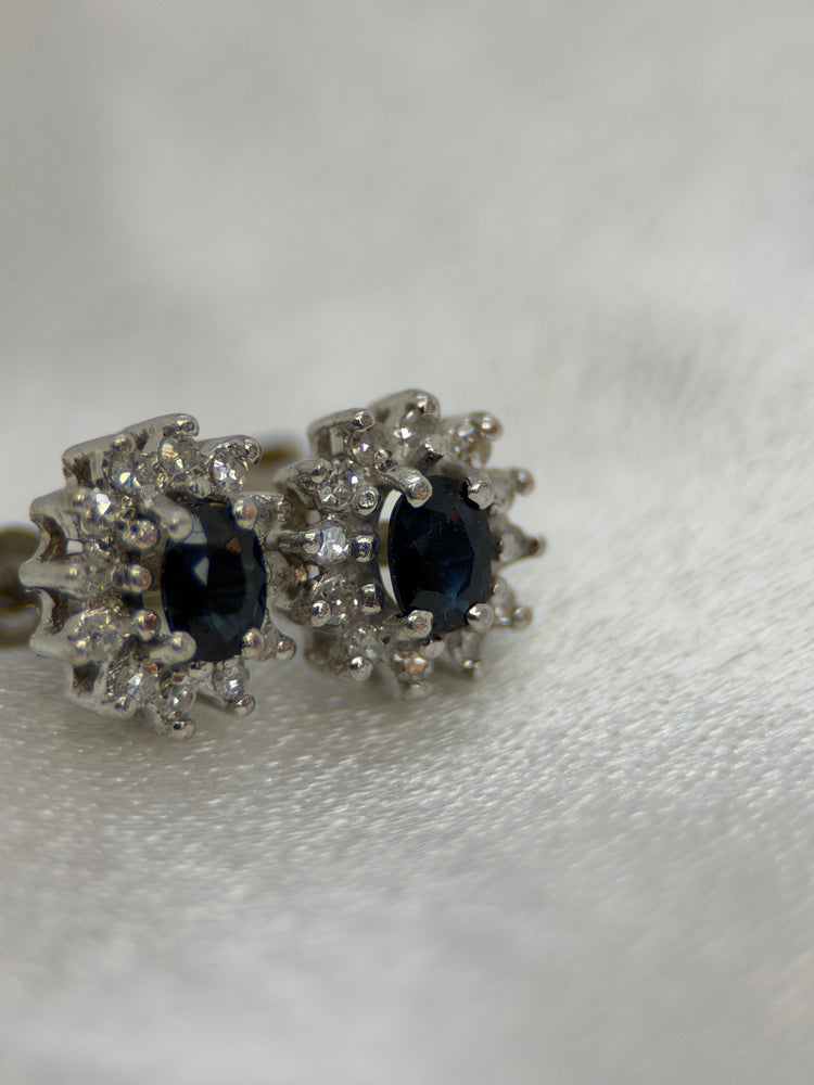 18K Safir- och diamantörhängen – klusterdesign, 0.9 cm