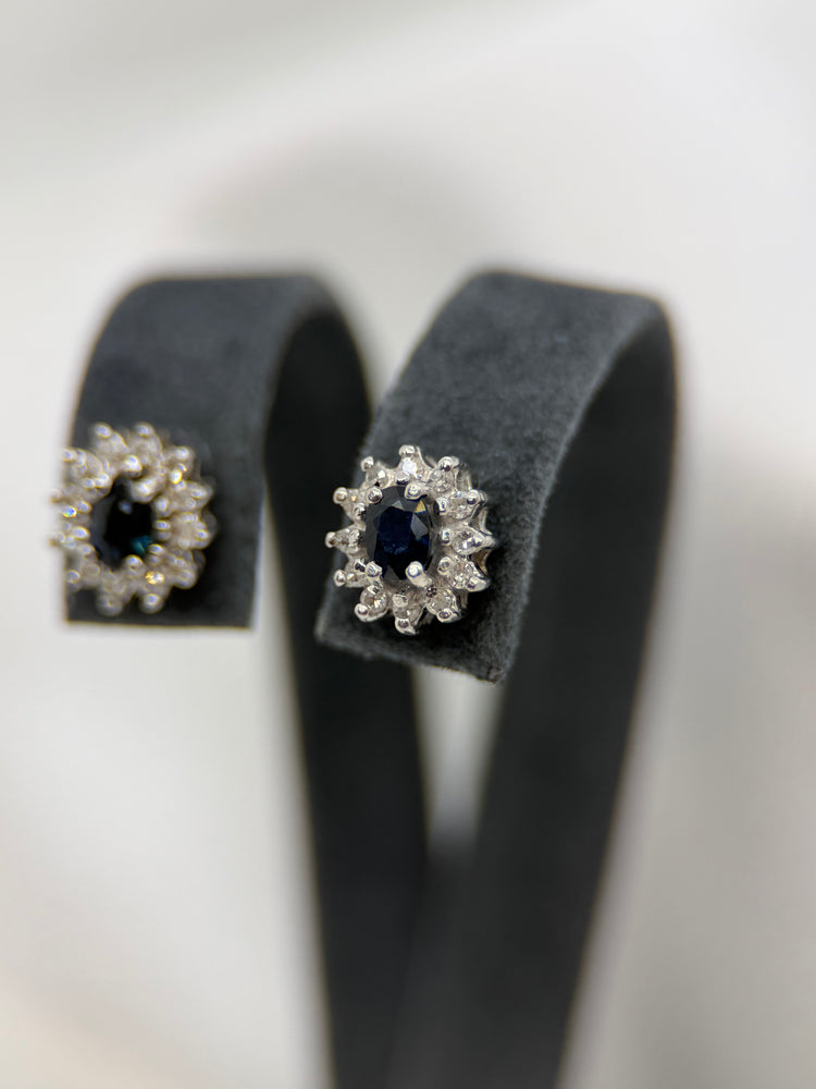 18K Safir- och diamantörhängen – klusterdesign, 0.9 cm
