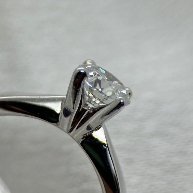 18K Enstensring 0.58 ct TWVS