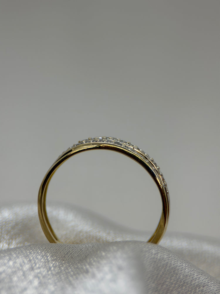 18K Gold and Diamond Ring – Size 49.5