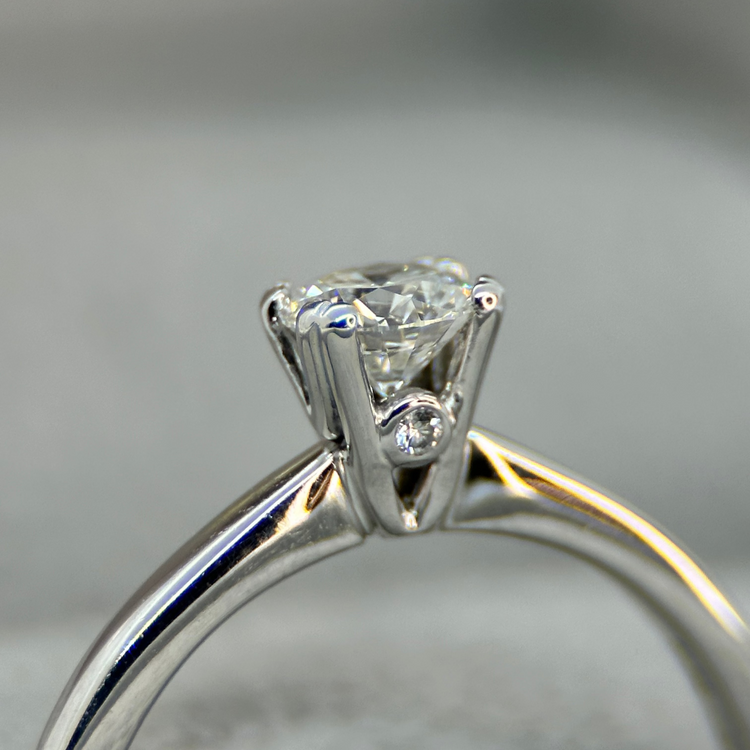 18K Enstensring 0.37 ct TWVS