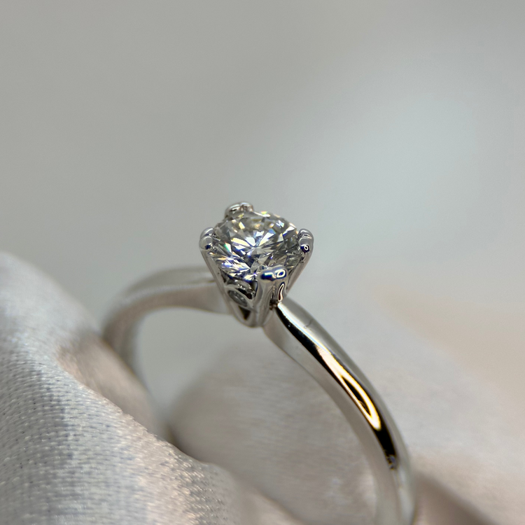 18K Enstensring 0.37 ct TWVS