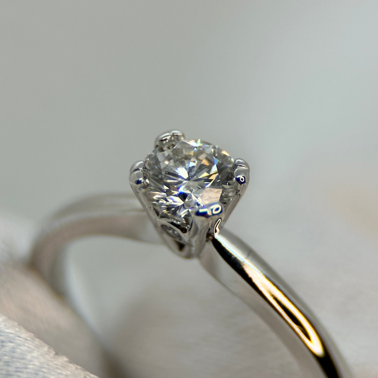 18K Enstensring 0.37 ct TWVS