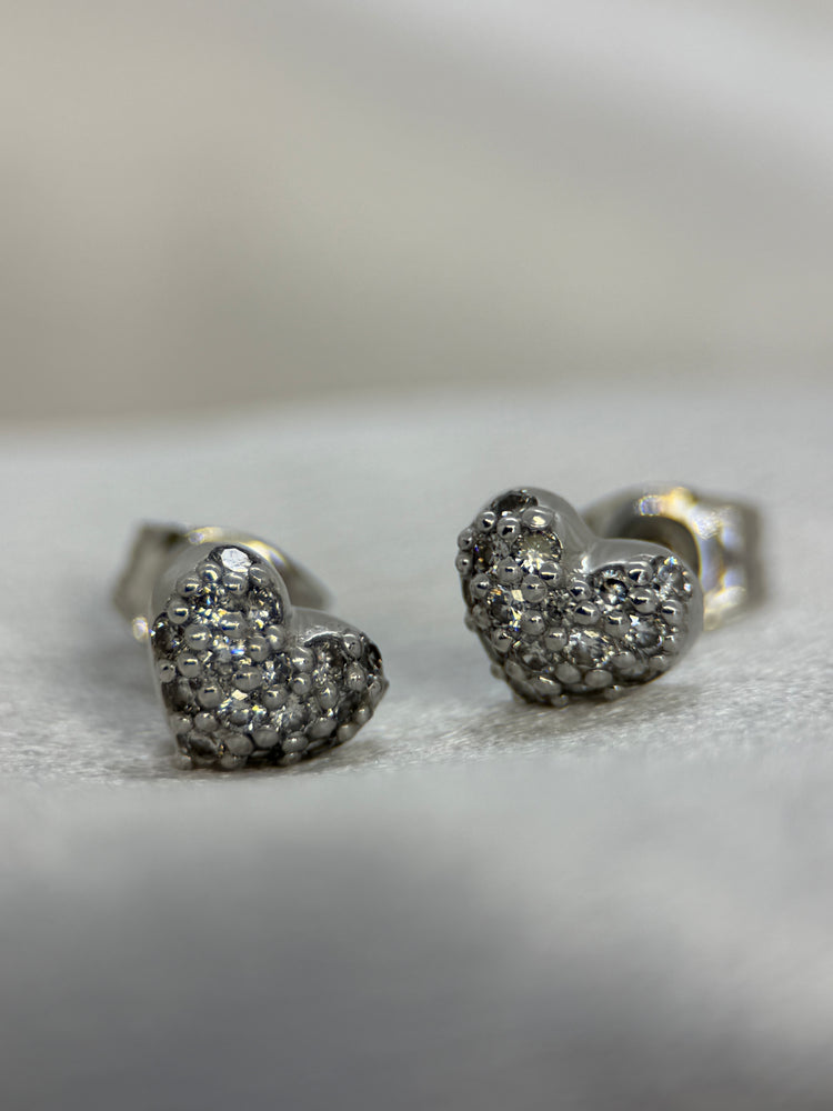 18K OLE LYNGGAARD Hjärta diamantörhängen