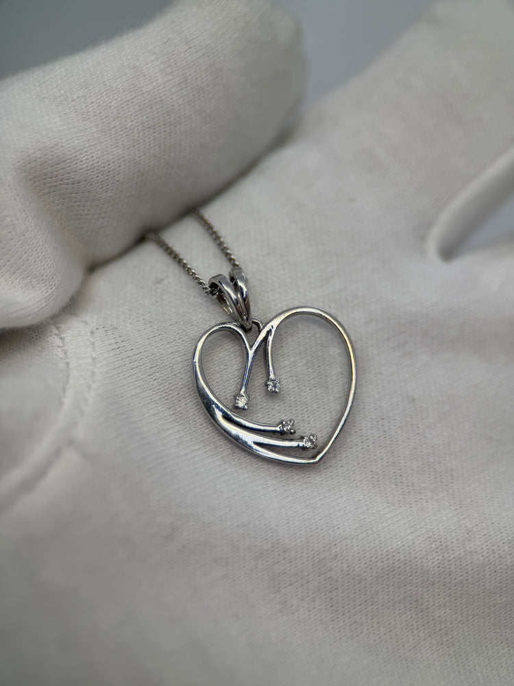 14K Colourless Stone Pendant – Heart Design