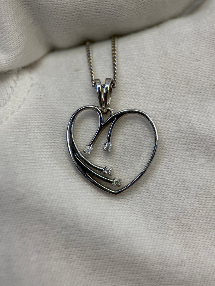 14K Colourless Stone Pendant – Heart Design