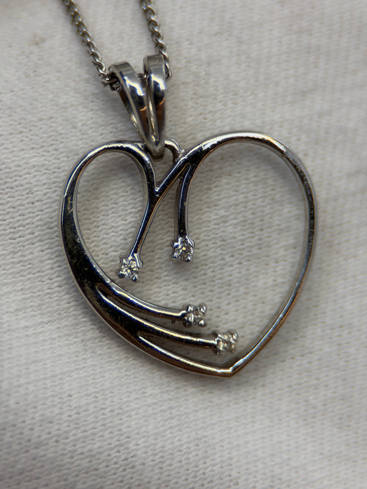 14K Colourless Stone Pendant – Heart Design
