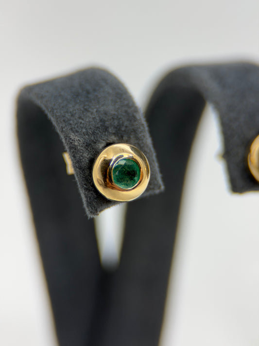 18K Smaragdörhängen – 1.3g