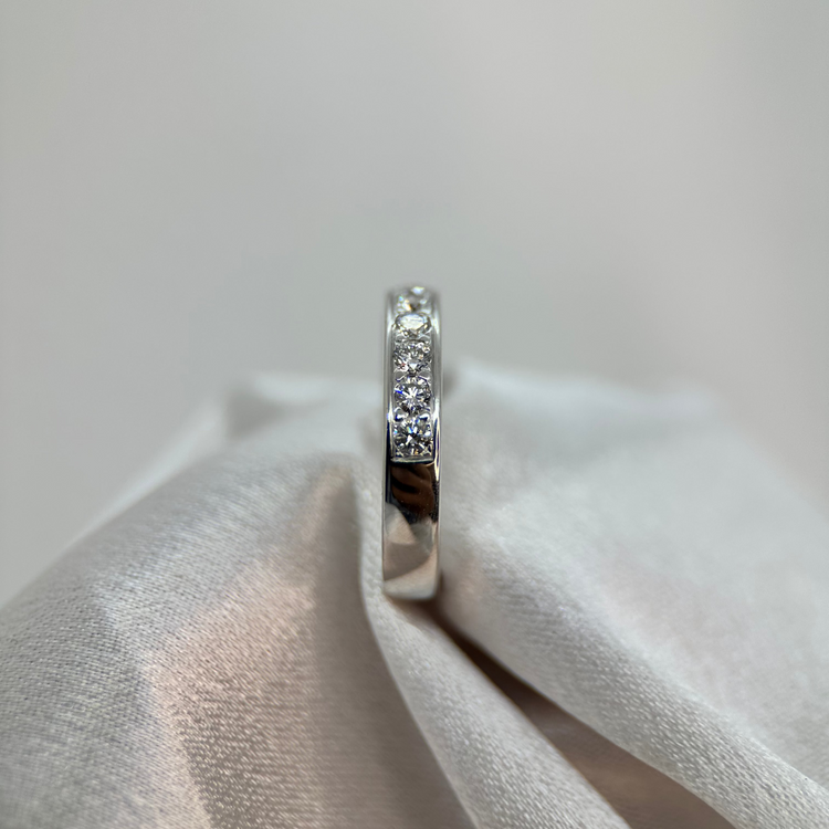 18K Half-Eternity Ring 0.63 ct TWVS
