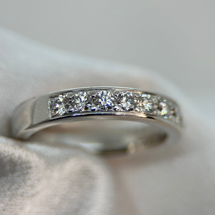 18K Half-Eternity Ring 0.63 ct TWVS