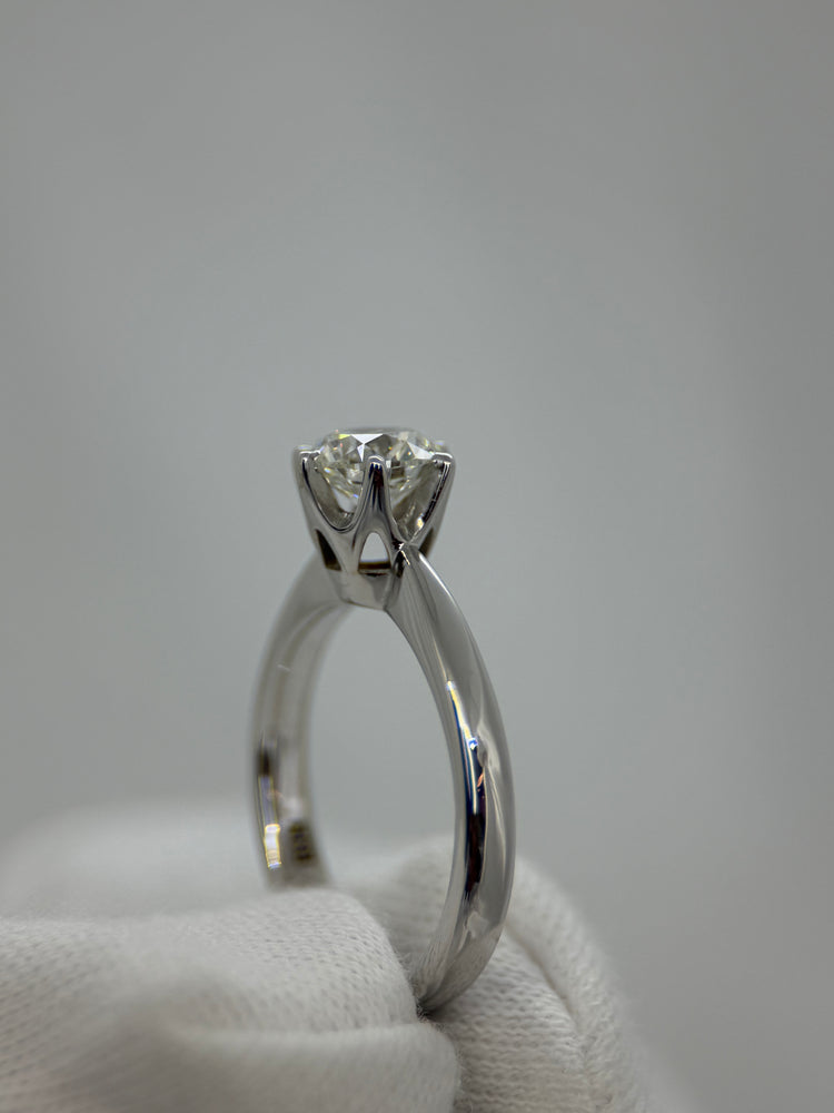 18K Solitär diamantring – 0.90 ct, Storlek 49