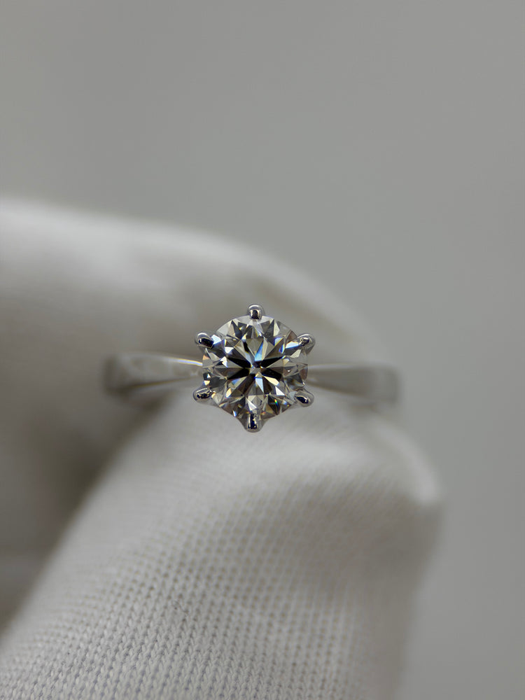 18K Solitär diamantring – 0.90 ct, Storlek 49