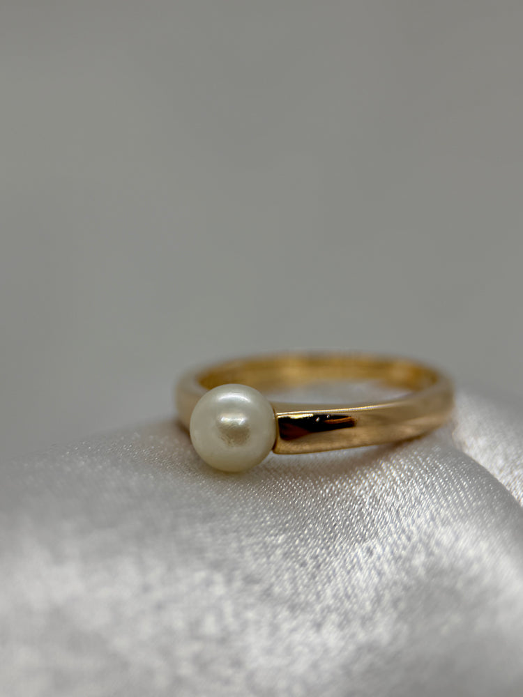 18K Cultured Pearl Ring – Size 56.5