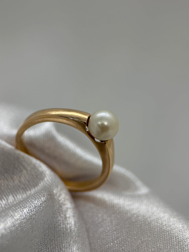 18K Cultured Pearl Ring – Size 56.5