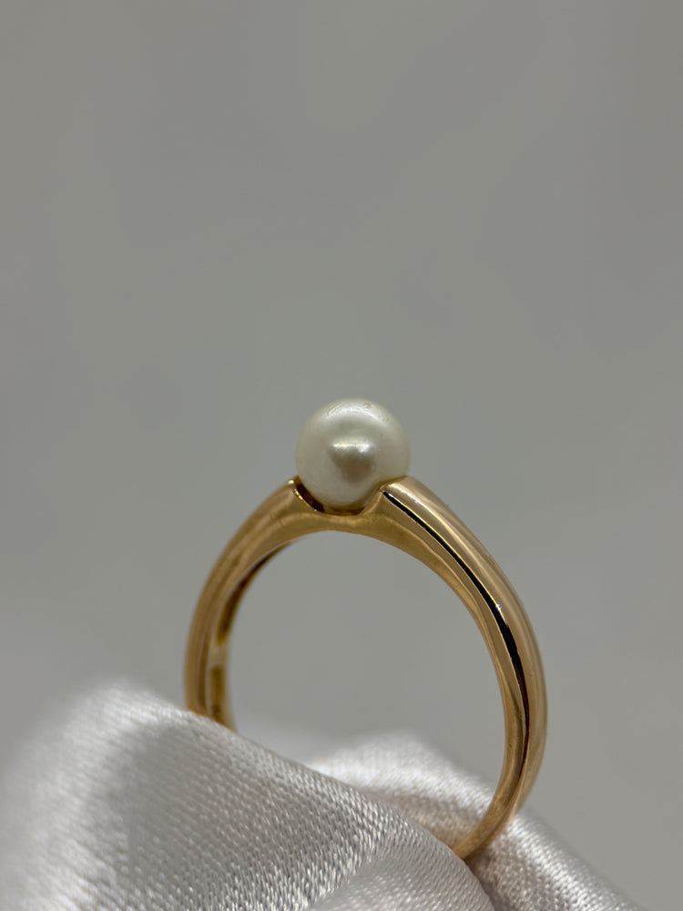 18K Cultured Pearl Ring – Size 56.5