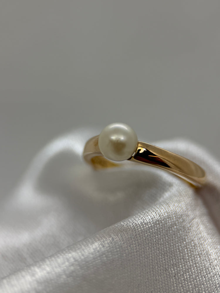 18K Cultured Pearl Ring – Size 56.5