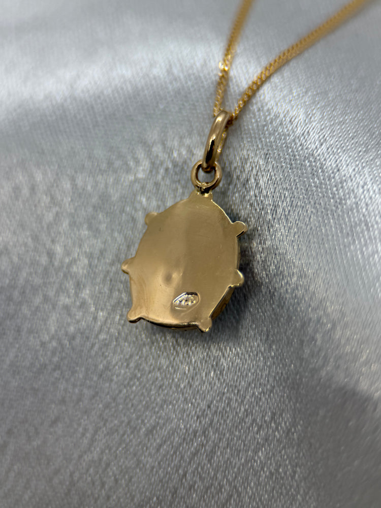 18K Hänge med emalj – Nyckelpiga, 2.2 cm
