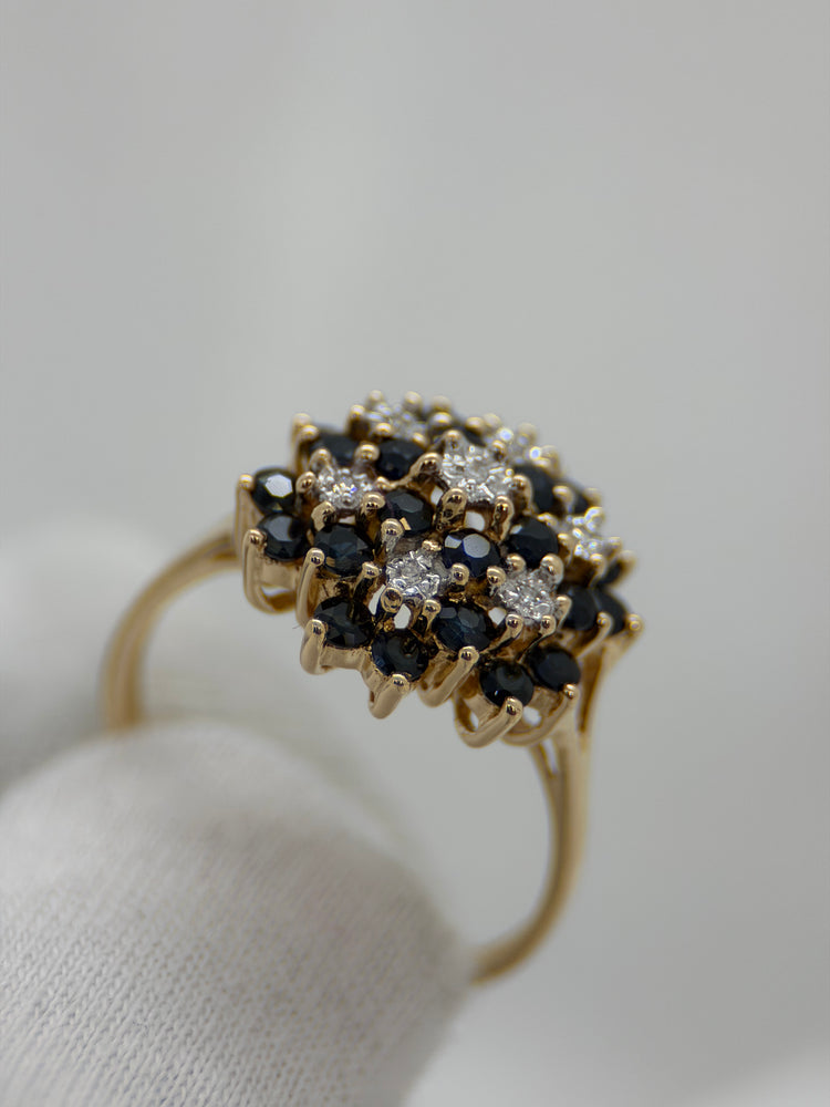 18K Blomkluster Diamant och safirring – Storlek 58