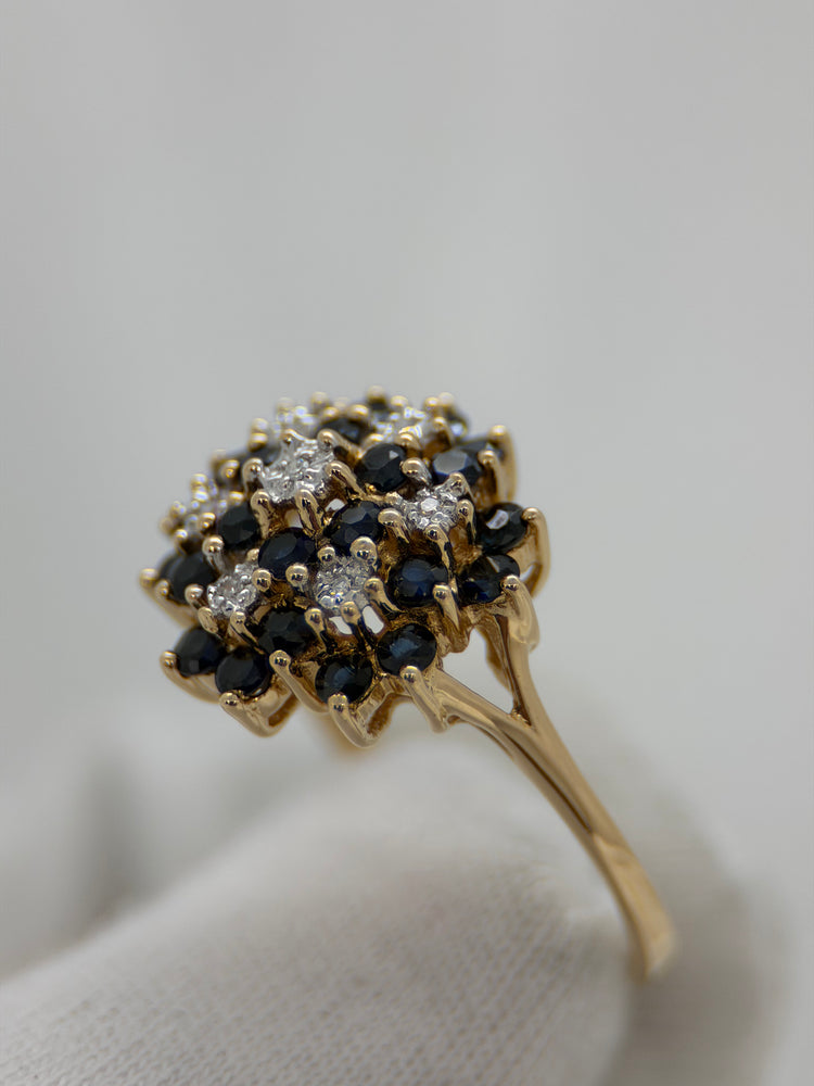 18K Blomkluster Diamant och safirring – Storlek 58