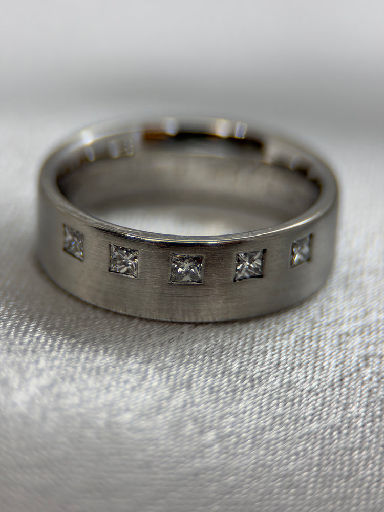 18K White Gold Diamond Wedding Band Ring – 0.25 ct, Size 53
