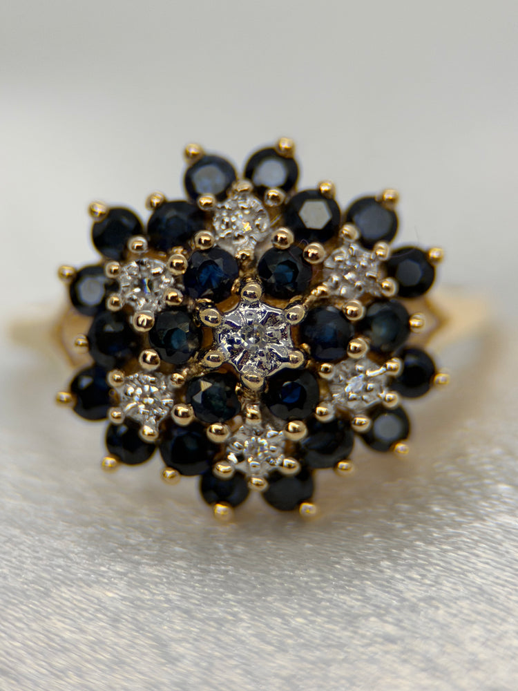 18K Blomkluster Diamant och safirring – Storlek 58