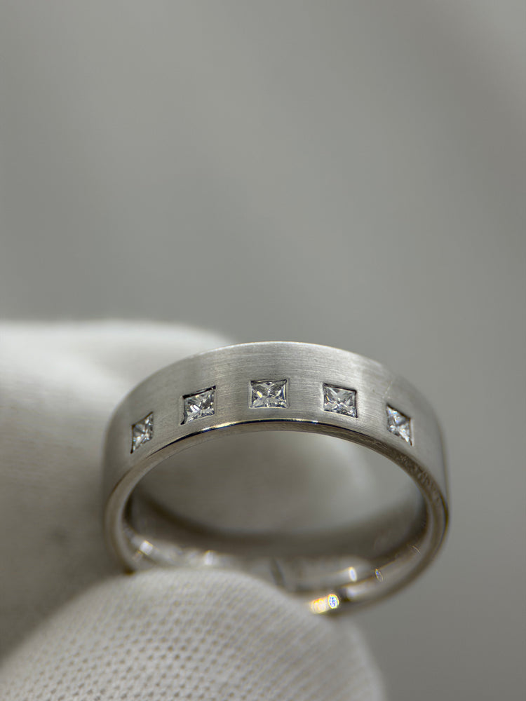 18K White Gold Diamond Wedding Band Ring – 0.25 ct, Size 53