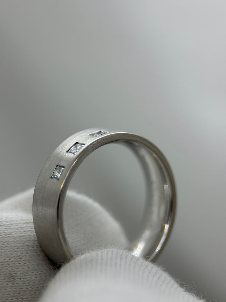 18K White Gold Diamond Wedding Band Ring – 0.25 ct, Size 53