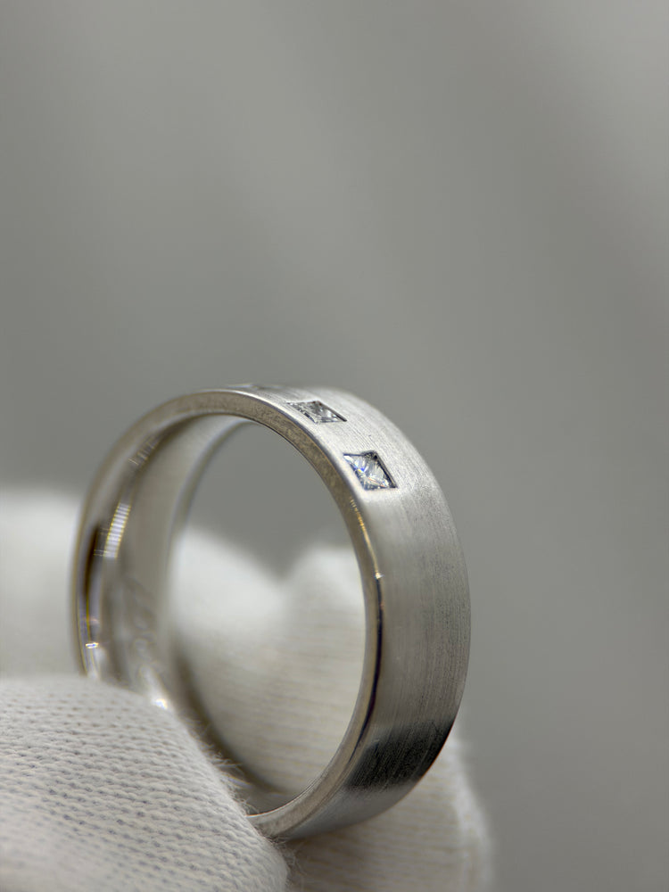 18K White Gold Diamond Wedding Band Ring – 0.25 ct, Size 53